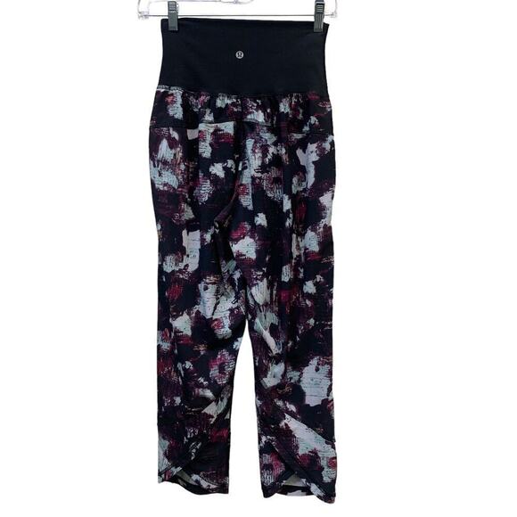 Lululemon Tranquil Crop Kara Blossom Multi / Black SZ 4 - Picture 4 of 9